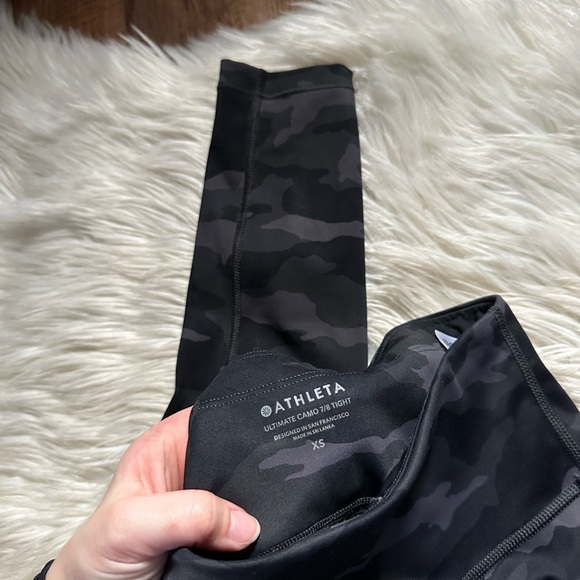 ATHLETA Ultimate 7/8 Leggings In Black Camouflage - Picture 3 of 5